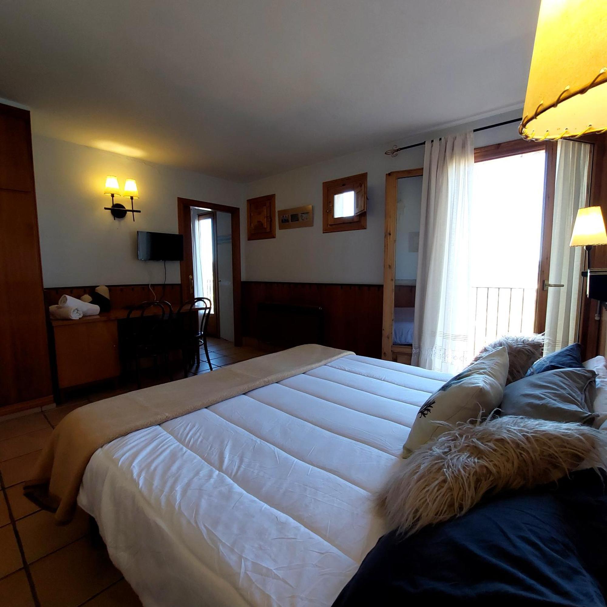 Hostal Tastavins Penarroya De Tastavins Room photo
