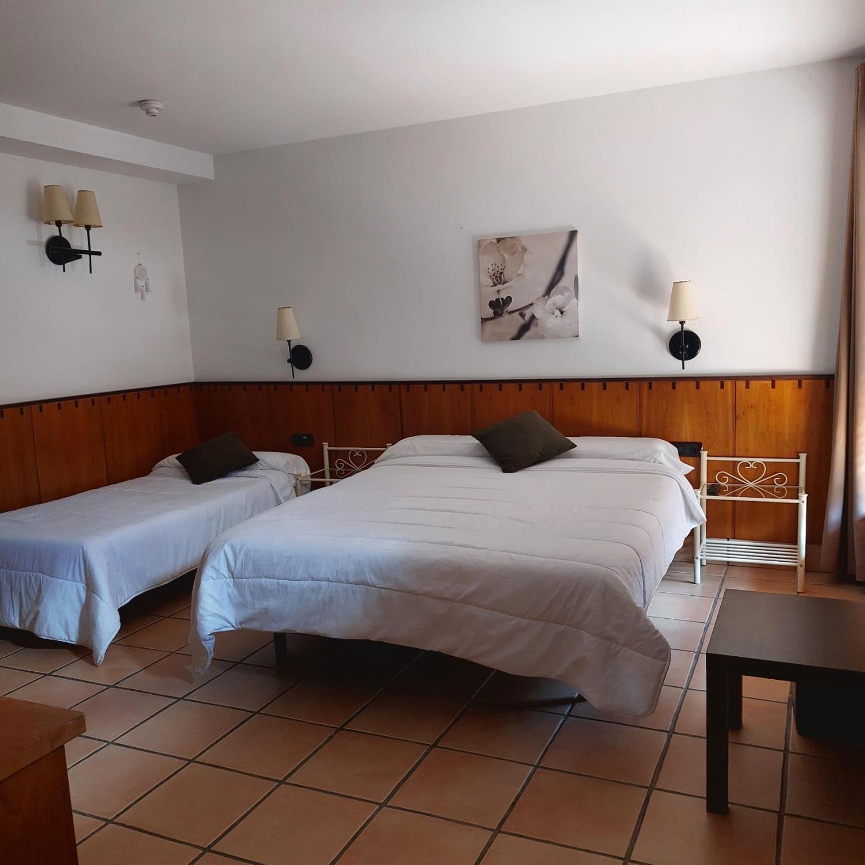 Hostal Tastavins Penarroya De Tastavins Exterior photo
