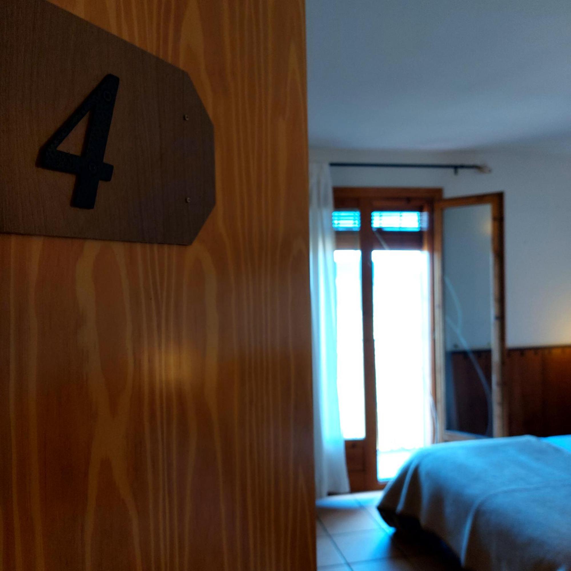 Hostal Tastavins Penarroya De Tastavins Room photo